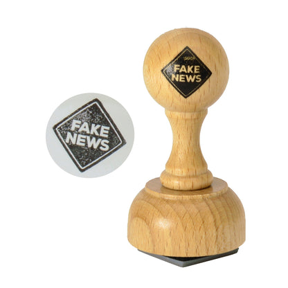 Fake News Holzstempel