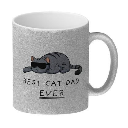 Best cat dad ever. Glitzer-Kaffeebecher Der Kaffeebecher ist ideal für Katzenliebhaber, die das gern auf humoristische Art zeigen. Der Becher ist ideal für zu Hause, aber auch auf der Arbeit oder im Büro. Verschenke den Becher an Männer, Kollegen und Freu