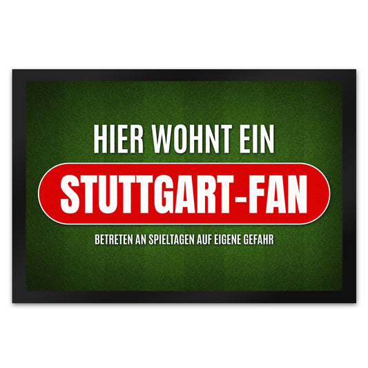 Hier wohnt ein Stuttgart-Fan Fußmatte XL mit Rasen Motiv