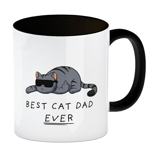 Best cat dad ever. Kaffeebecher Schwarz Der Kaffeebecher ist ideal für Katzenliebhaber, die das gern auf humoristische Art zeigen. Der Becher ist ideal für zu Hause, aber auch auf der Arbeit oder im Büro. Verschenke den Becher an Männer, Kollegen und Freu