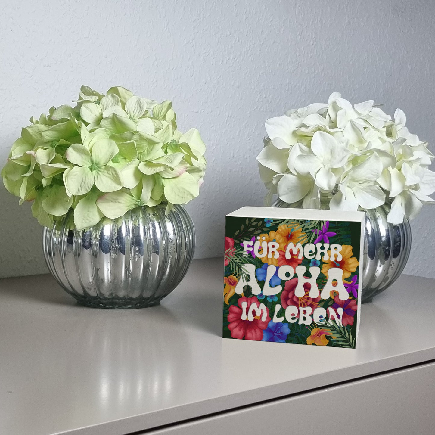 Spardose aus Holz mit buntem Blumenmotiv und Spruch - Für mehr Aloha im Leben