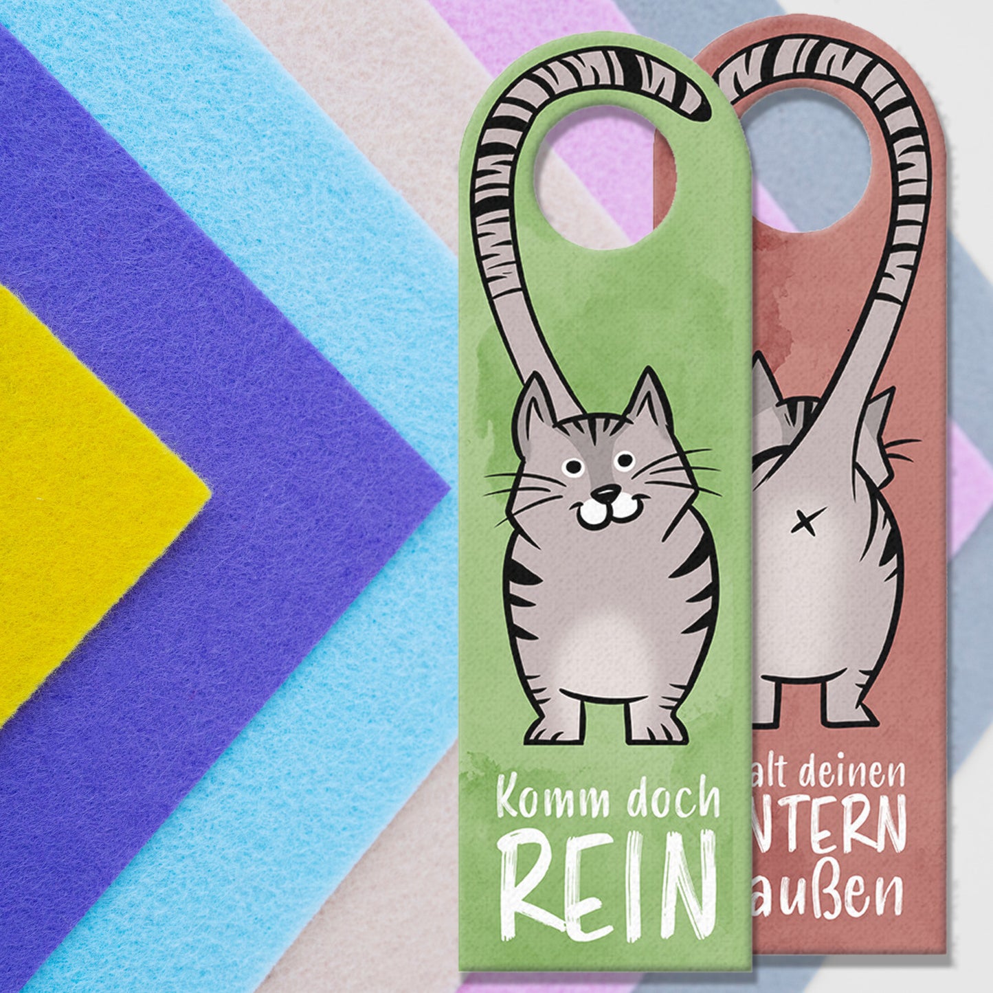 Komm doch rein oder Behalt deinen Hintern draußen Türhänger mit grauer Katze