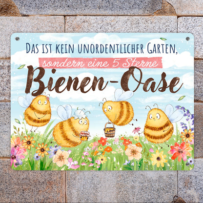 Pummel Biene Metallschild XL in 21x28 cm mit Spruch Bienen-Oase statt unordentlicher Garten