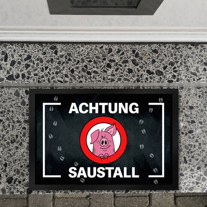 Achtung Saustall Fußmatte XL in 40x60 cm mit niedlichem Comic-Schwein im Warnkreis