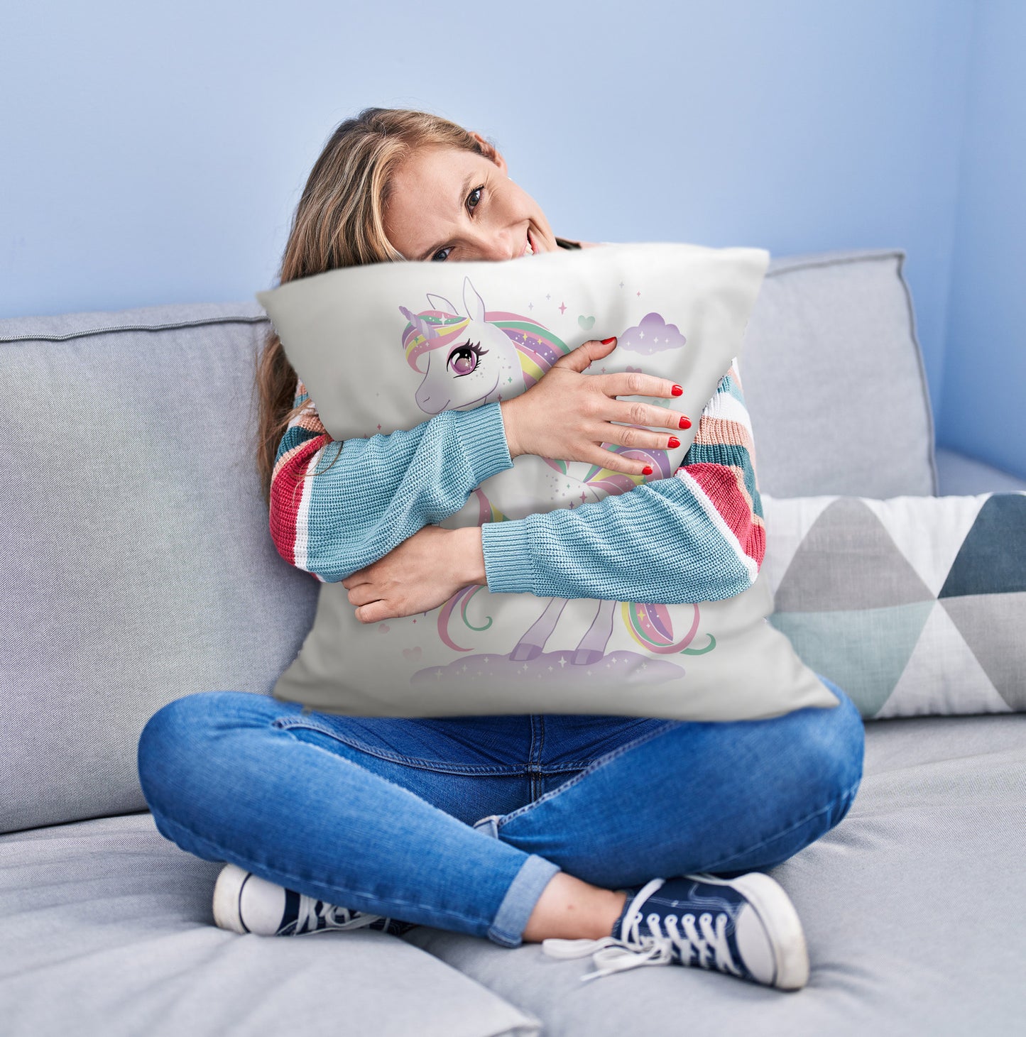 Einhorn Kuschelkissen mit Wolkenhintergrund