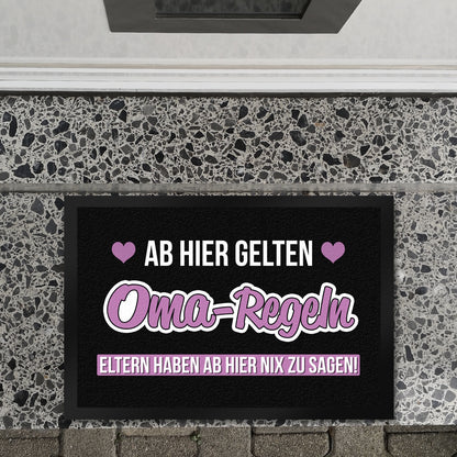 Oma-Regeln Fußmatte XL in 40x60 cm mit Spruch Eltern haben ab hier nix zu sagen