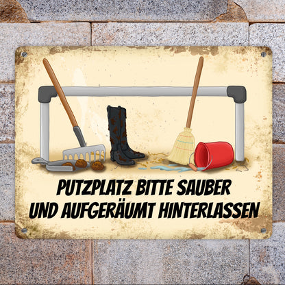 Metallschild XL mit Putzplatz Motiv und Spruch: Putzplatz bitte sauber und ...