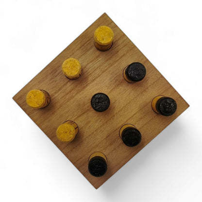 Gesellschaftsspiel Tic Tac Toe Wein Brettspiel aus Holz und Kork