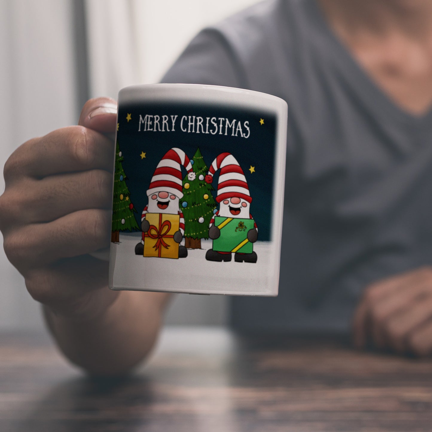 Merry Christmas Kaffeebecher mit Wichtel Motiv