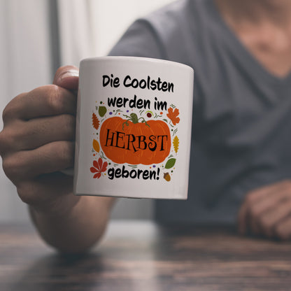 Die Coolsten werden im Herbst geboren Kaffeebecher mit Kürbis Motiv