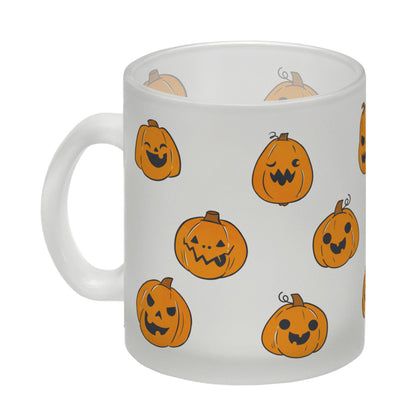 Glas Tasse im Halloween Design - mit vielen lustigen geschnitzten Kürbisköpfen