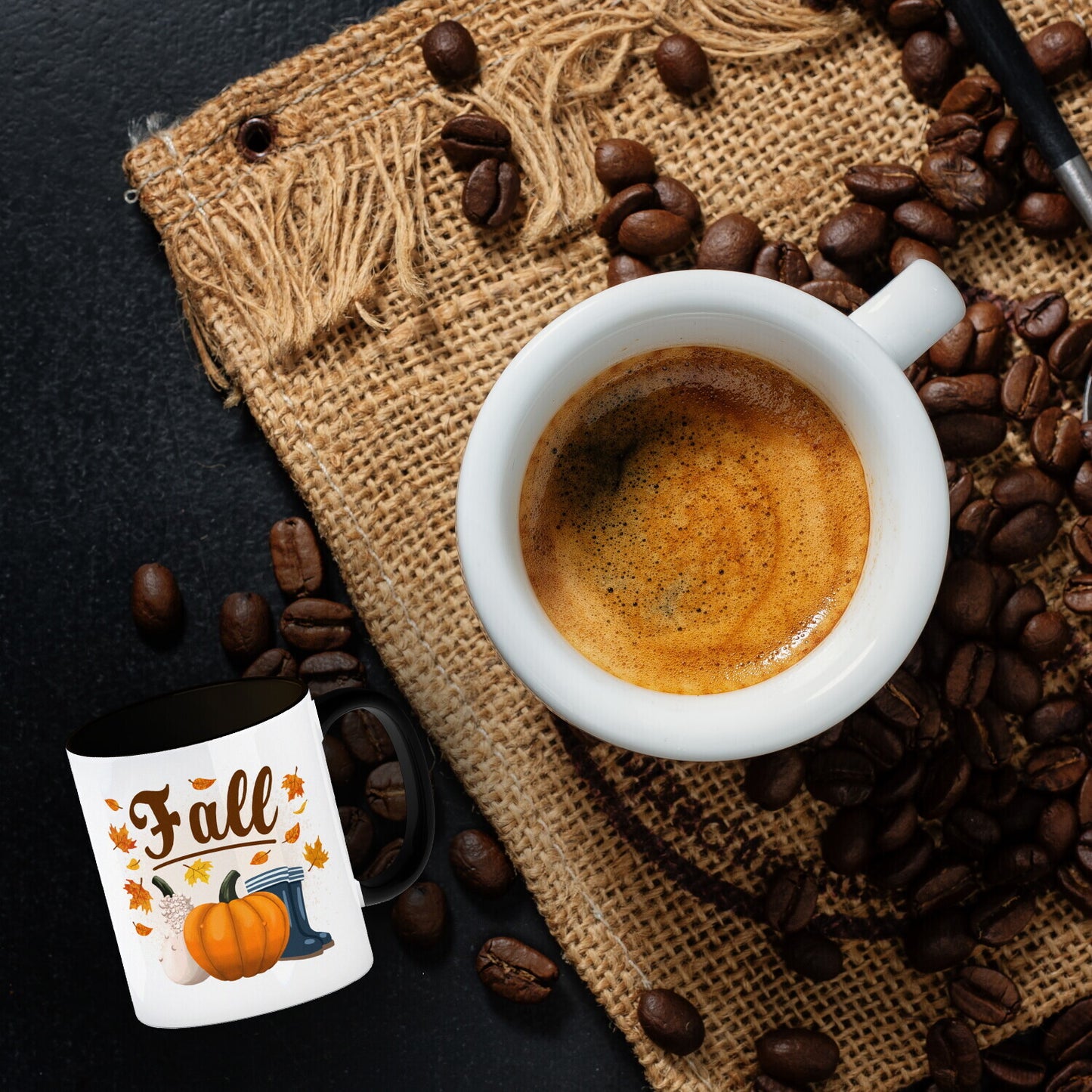 Fall Jahreszeit Herbst Kaffeebecher Schwarz mit Kürbis und Laub