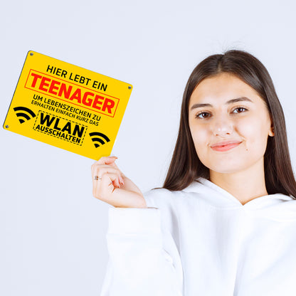 Hier lebt ein Teenager WLAN ausschalten Metallschild in 15x20 cm