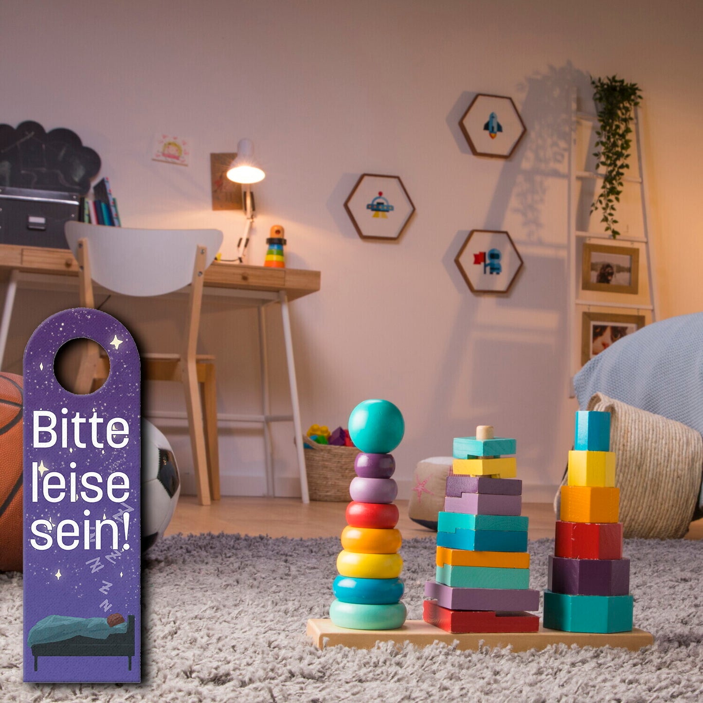 Bitte leise sein oder Bin wach Türhänger mit Bett unter freiem Himmel