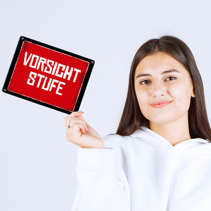 Vorsicht Stufe Warn- und Hinweisschild im Used-Look