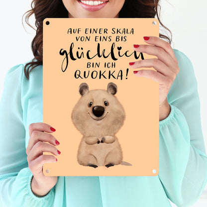 Quokka Metallschild in 15x20 cm mit Spruch Von eins bis glücklich