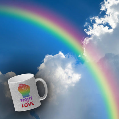 Fight for Love Glitzer-Kaffeebecher mit Faust in Regenbogenfarben