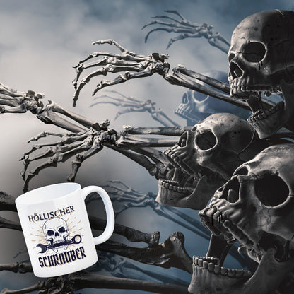 Höllischer Schrauber Kaffeebecher mit Totenkopf und Schraubenschlüssel Motiv