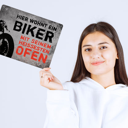 Metallschild XL mit Biker Motiv und Spruch: Hier wohnt ein Biker mit ...