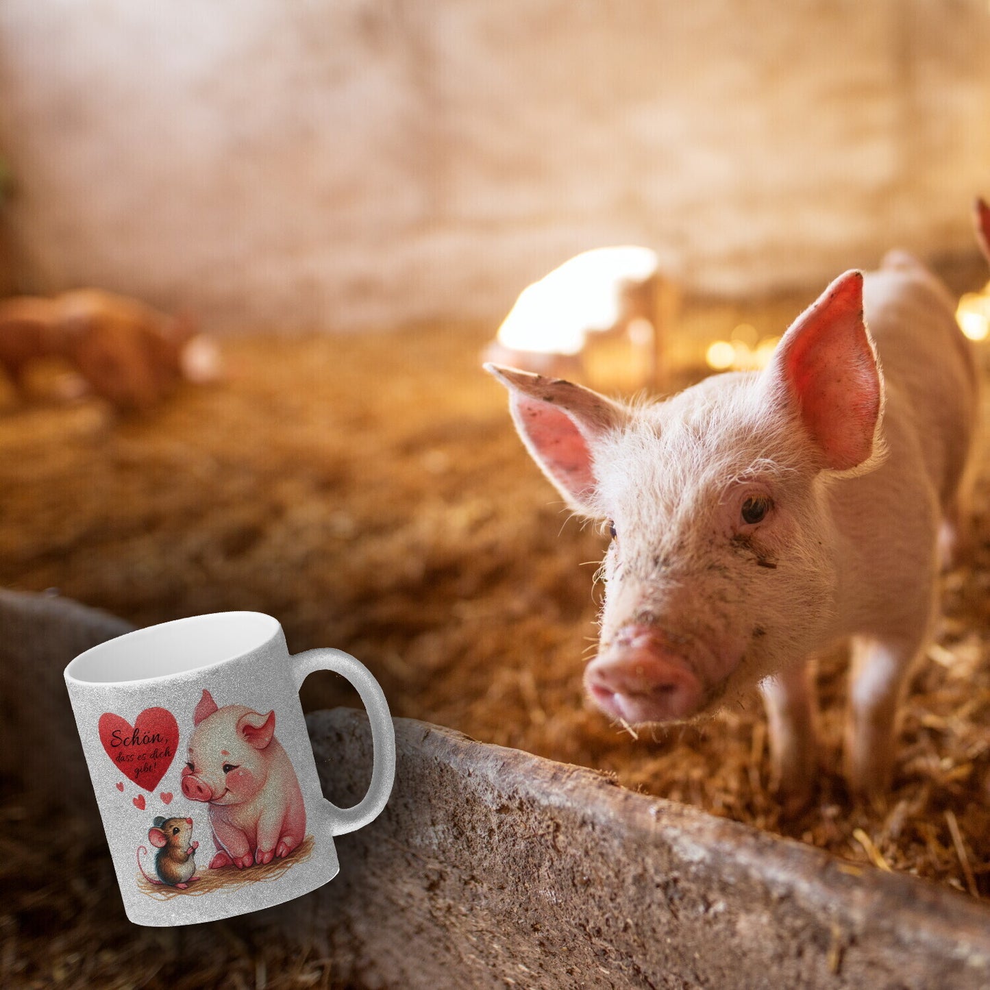 Schwein mit Maus und Herz Glitzer-Kaffeebecher mit Spruch Schön dass es dich gibt