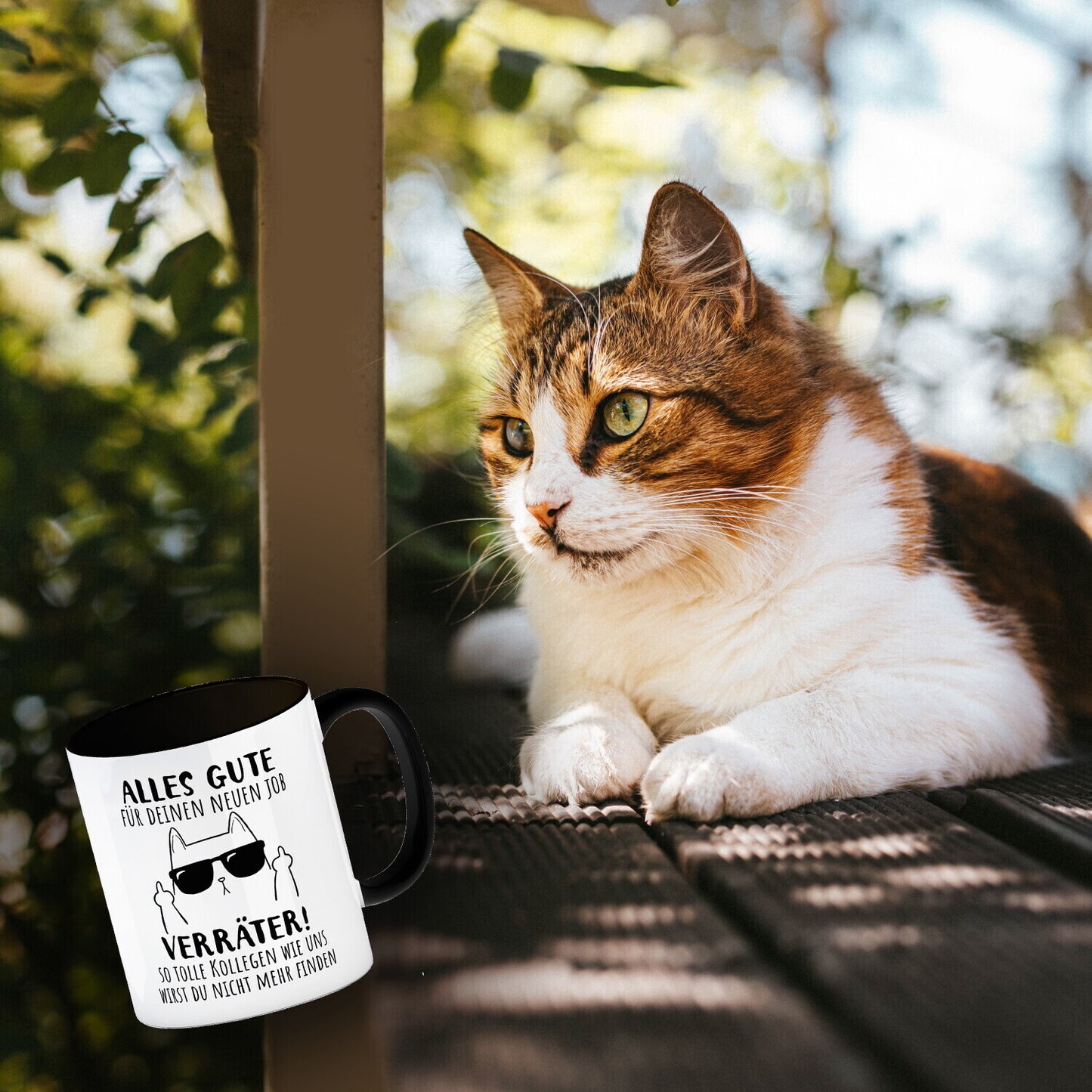 Katze mit Mittelfinger Kaffeebecher in schwarz mit Spruch Viel Erfolg du Verräter