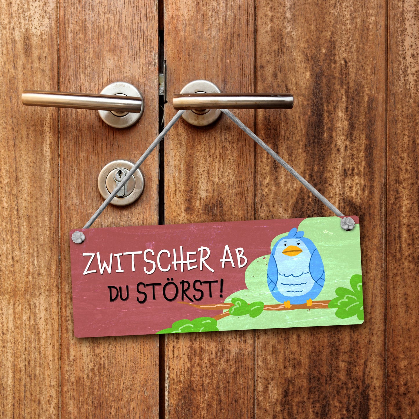 Wendeschild mit Kordel Der Türhänger ist perfekt für Kinderzimmer, Hobbyzimmer, Büros und fürs Homeoffice, um unerwünschte Besucher zu vermeiden. Mit ihrem lustigen Motiv und dem Text ist dieser Dangler eine hübsche Alternative zum klassischen 'Bitte nic