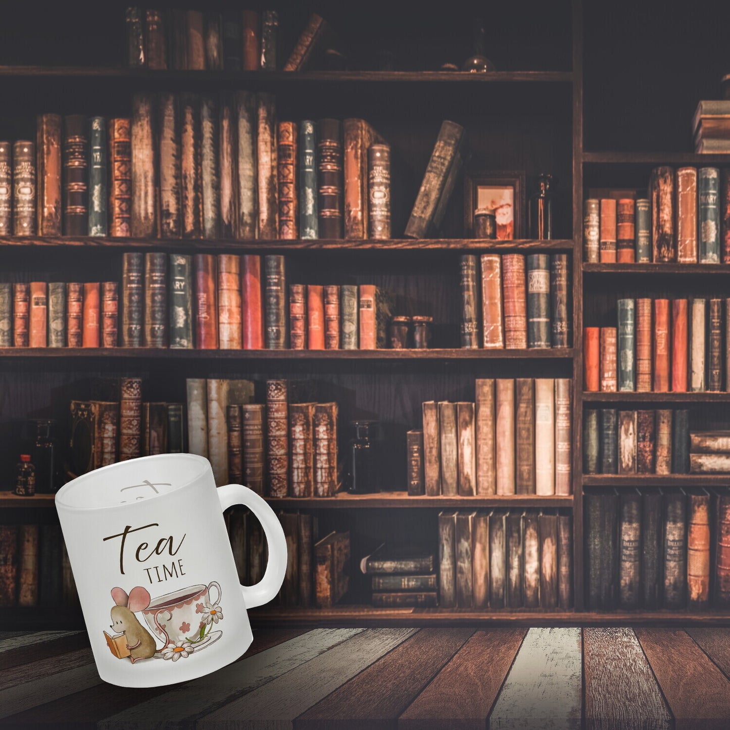 Maus mit Buch Glas Tasse mit Spruch Tea Time