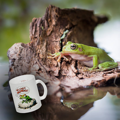 Mürrischer Frosch auf Stein Glas Tasse mit Spruch Go away, Monday!