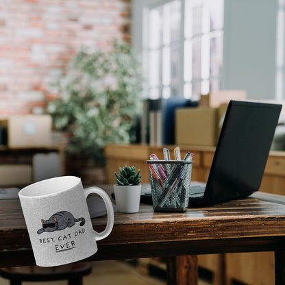 Best cat dad ever. Glitzer-Kaffeebecher Der Kaffeebecher ist ideal für Katzenliebhaber, die das gern auf humoristische Art zeigen. Der Becher ist ideal für zu Hause, aber auch auf der Arbeit oder im Büro. Verschenke den Becher an Männer, Kollegen und Freu