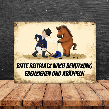 Metallschild XL mit Pferd und Reiter Motiv und Spruch: Bitte Reitplatz nach Benutzung ...