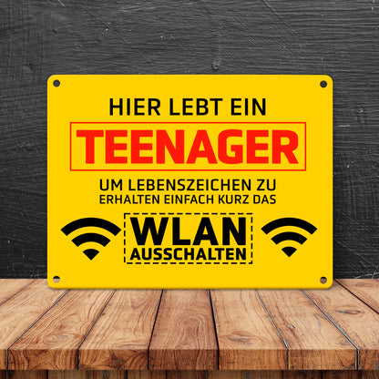 Hier lebt ein Teenager WLAN ausschalten Metallschild in 15x20 cm