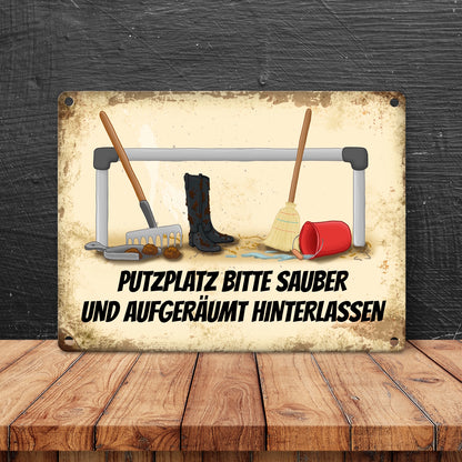 Reiter Metallschild mit Putzstelle Motiv und Spruch: Bitte Putzplatz säubern