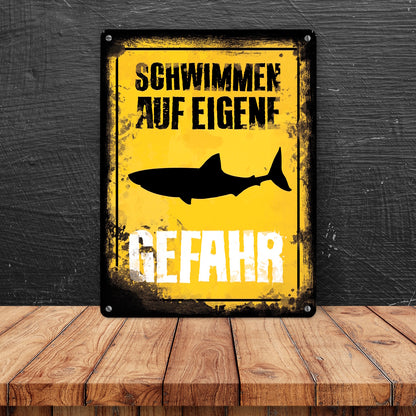 Schwimmen auf eigene Gefahr Metallschild XL in 21x28 cm für den Pool mit Hai