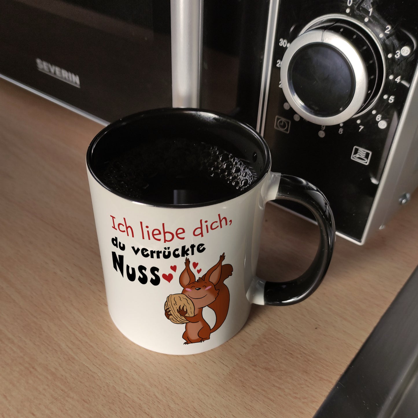 Ich liebe dich verrückte Nuss Kaffeebecher Schwarz mit süßem Eichhörnchen