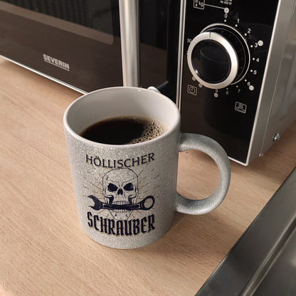 Höllischer Schrauber Glitzer-Kaffeebecher mit Totenkopf und Schraubenschlüssel Motiv