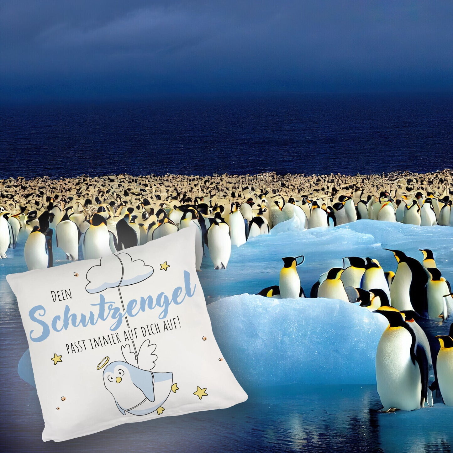 Schutzengel-Pinguin Kuschelkissen in blau mit Spruch passe immer auf dich auf