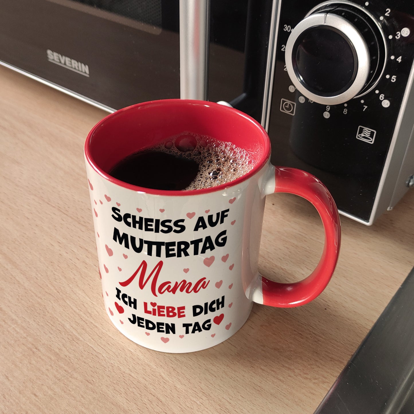 Scheiß auf Muttertag Kaffeebecher Rot mit Herzchen-Muster für die beste Mama