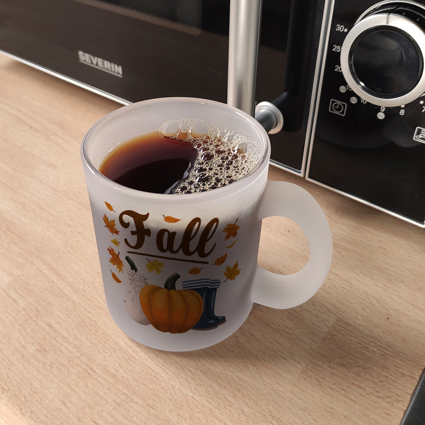 Fall Jahreszeit Herbst Glas Tasse mit Kürbis und Laub