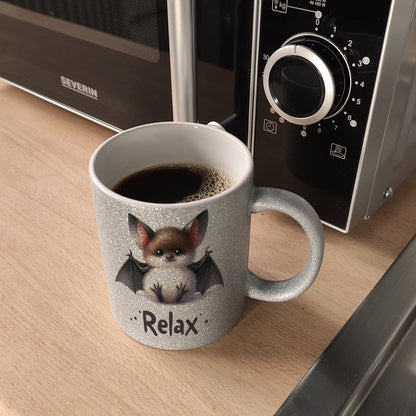 Baby Fledermaus Glitzer-Kaffeebecher mit Spruch Relax