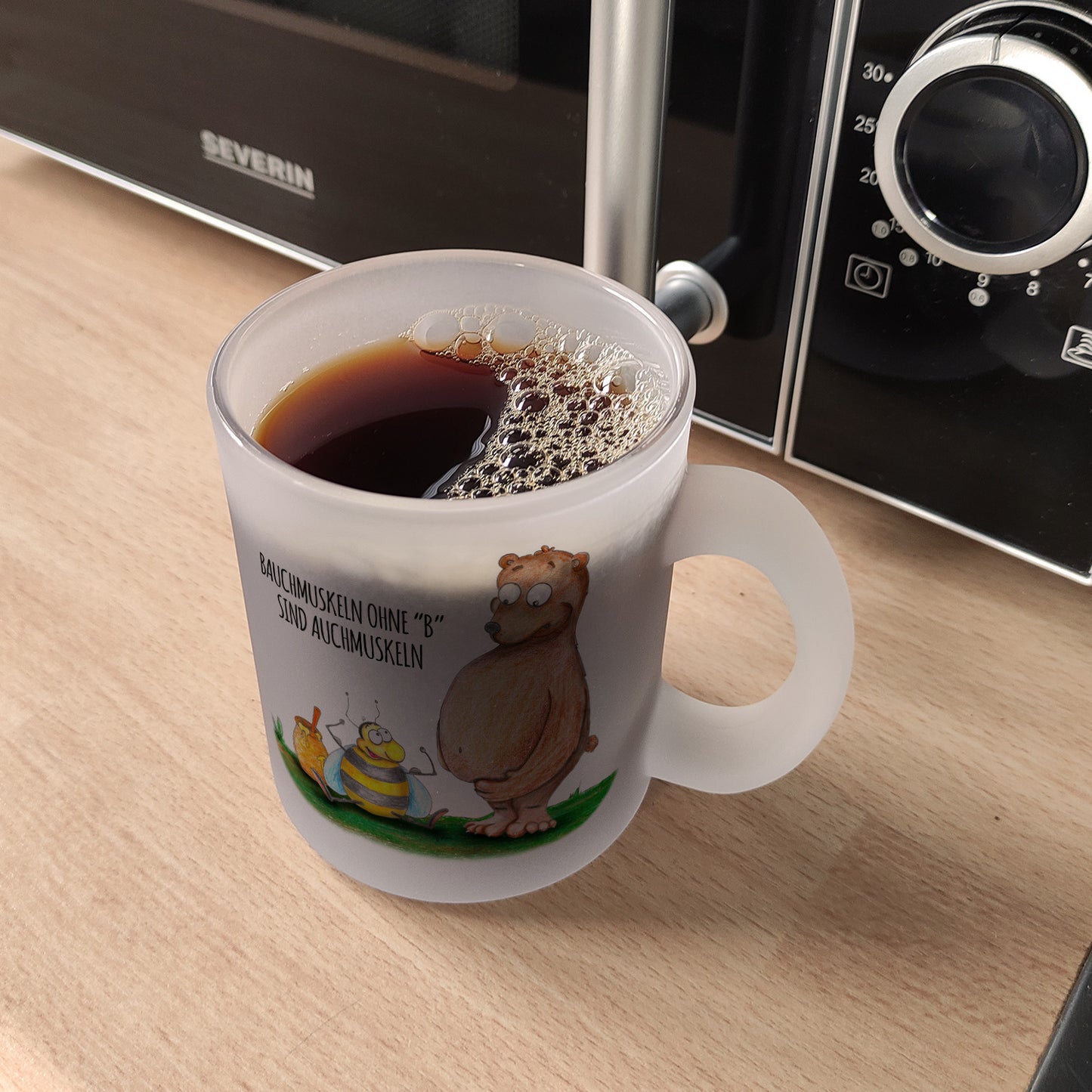 Bauchmuskeln ohne B Glas Tasse mit Biene und Bär Motiv