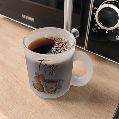 Maus mit Buch Glas Tasse mit Spruch Tea Time