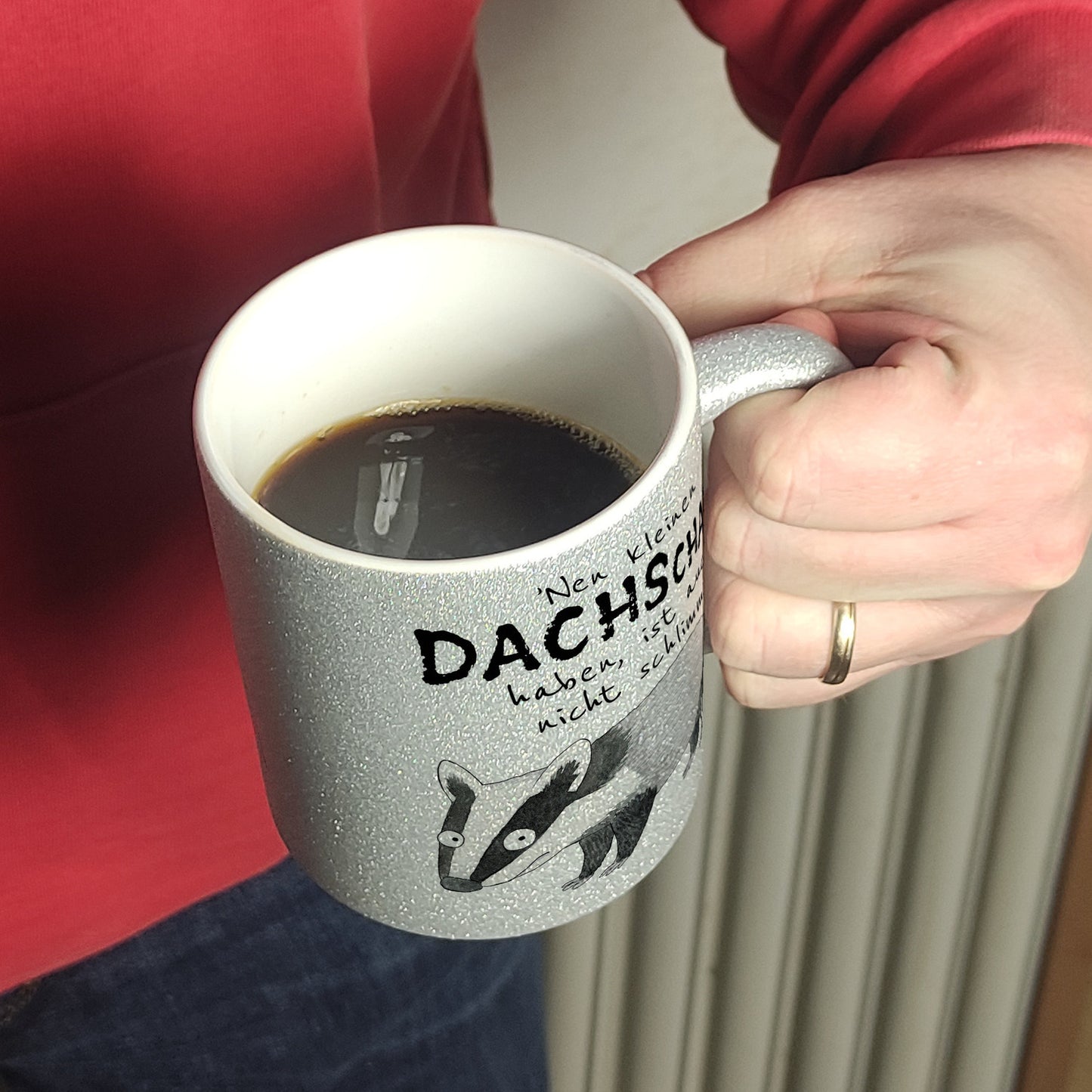 Dachs Glitzer-Kaffeebecher mit Spruch Kleiner Dachschaden nicht schlimm