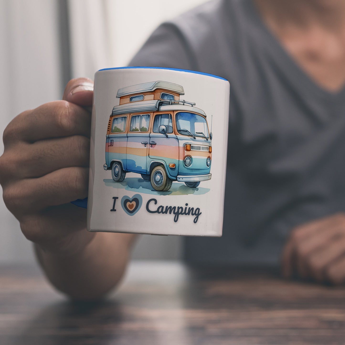 Campervan Kaffeebecher in hellblau mit Spruch I love Camping