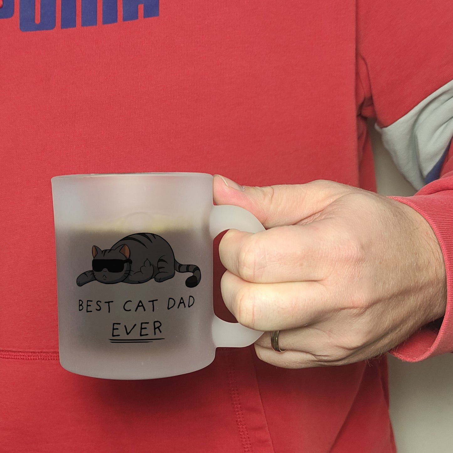 Best cat dad ever. Glas Tasse Der Kaffeebecher ist ideal für Katzenliebhaber, die das gern auf humoristische Art zeigen. Der Becher ist ideal für zu Hause, aber auch auf der Arbeit oder im Büro. Verschenke den Becher an Männer, Kollegen und Freunde zum Ge