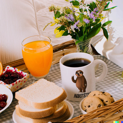 Faultier Kaffeebecher mit Spruch: Arbeitstier