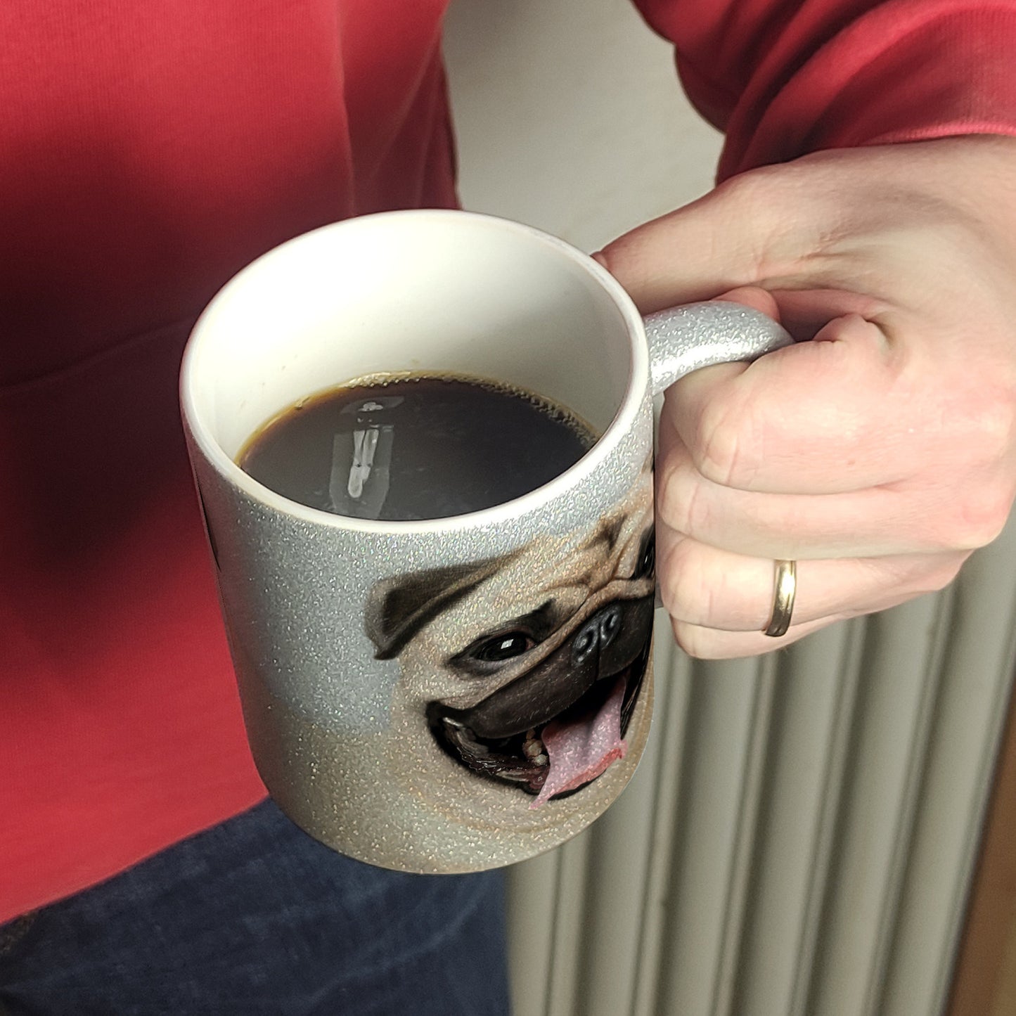 Glitzer-Glitzer-Kaffeebecher mit Mops Motiv