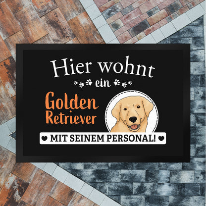 Hier wohnt ein Golden Retriever mit seinem Personal Fußmatte XL in 40x60 cm