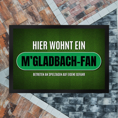 Hier wohnt ein M'Gladbach-Fan Fußmatte XL mit Rasen Motiv