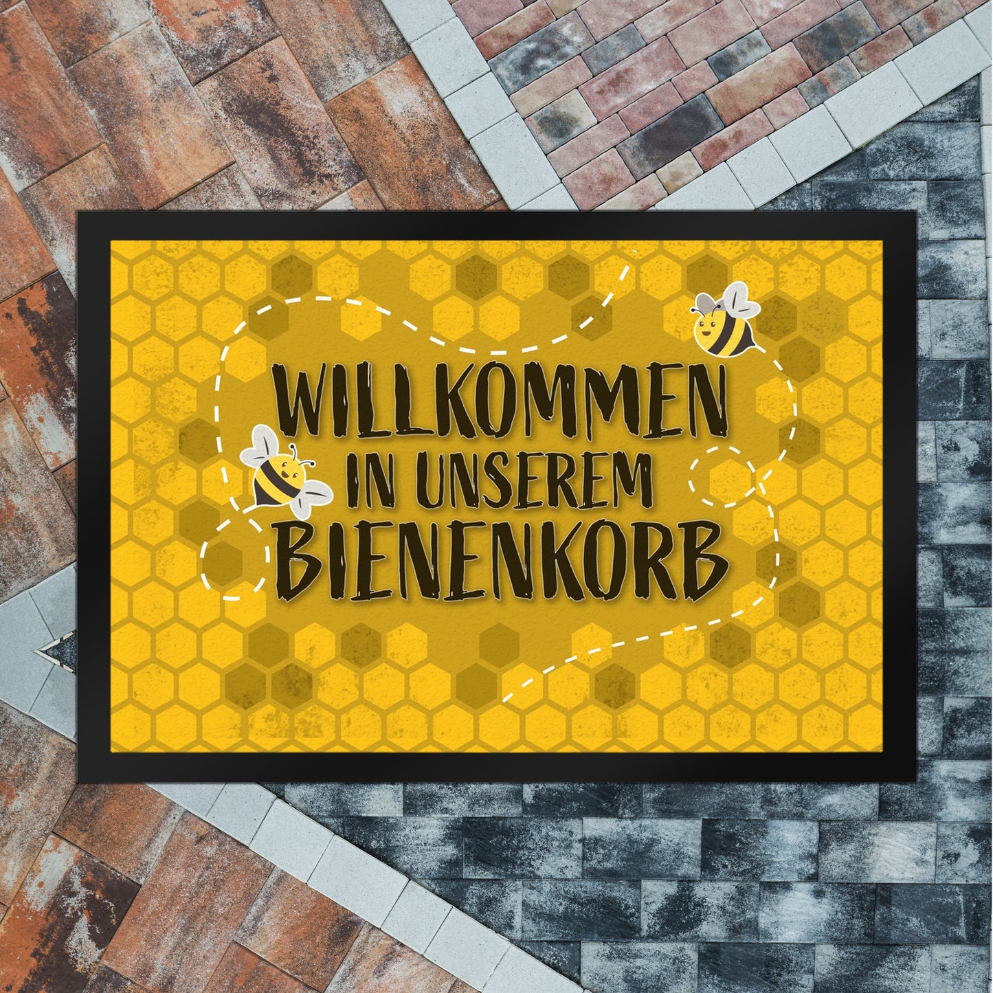 Willkommen in unserem Bienenkorb - Fußmatte XL mit summenden Bienen und Honigwabenmotiv