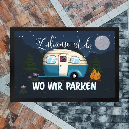 Zuhause ist da, wo wir parken Nachthimmel Fußmatte XL in 40x60 cm mit Camper-Motiv